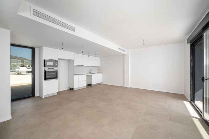 Image No.10-2 Bed Property for sale