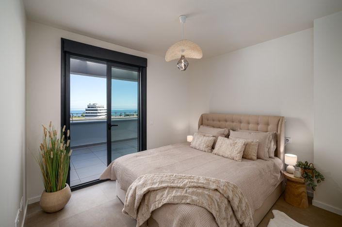 Image No.11-2 Bed Property for sale