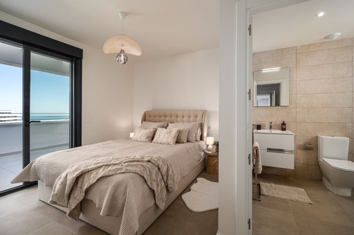 Image No.12-2 Bed Property for sale