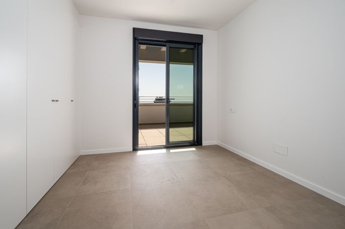 Image No.13-2 Bed Property for sale