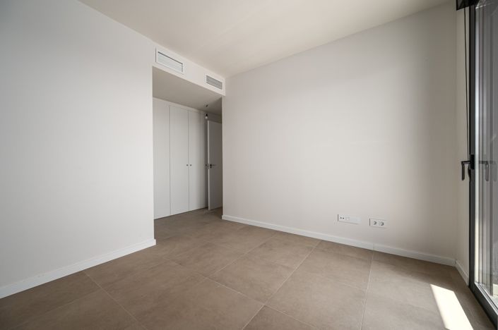 Image No.14-2 Bed Property for sale