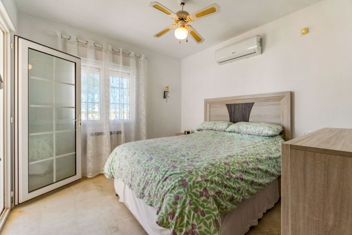 Image No.15-3 Bed Villa for sale