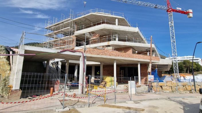 Image No.8-3 Bed Property for sale