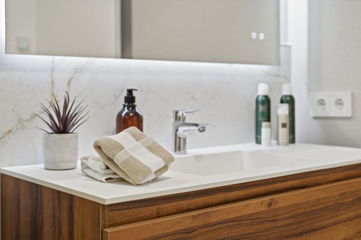 Image No.15-3 Bed Property for sale