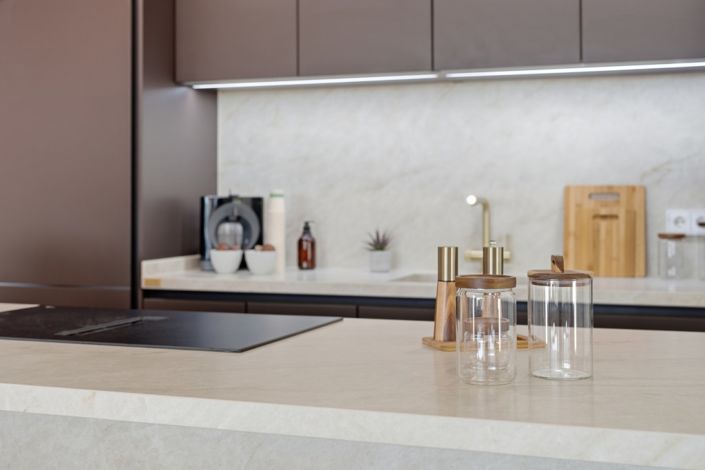 Image No.19-3 Bed Property for sale