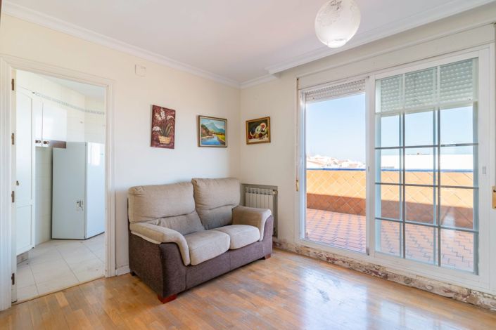 Image No.20-3 Bed Property for sale