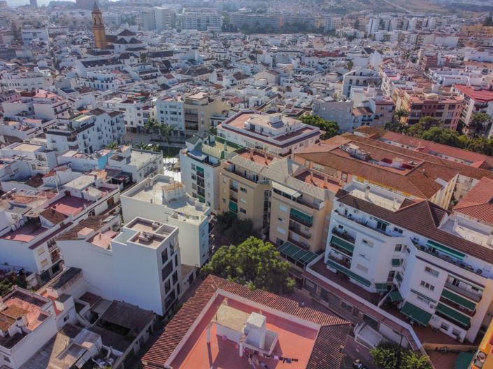 Image No.27-3 Bed Property for sale