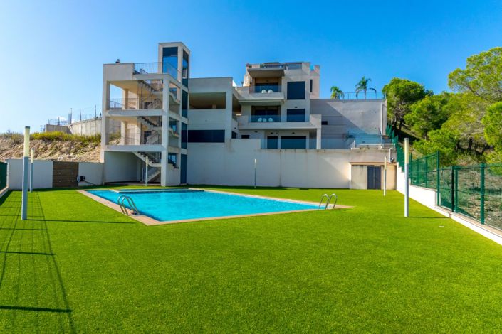 Image No.27-2 Bed Property for sale