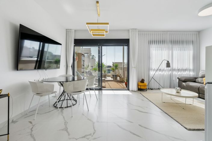 Image No.6-2 Bed Property for sale