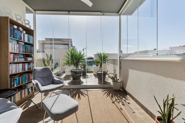 Image No.7-2 Bed Property for sale