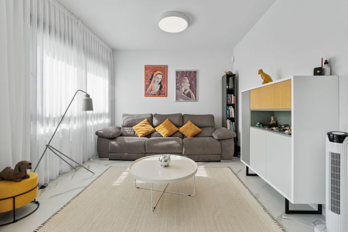 Image No.8-2 Bed Property for sale