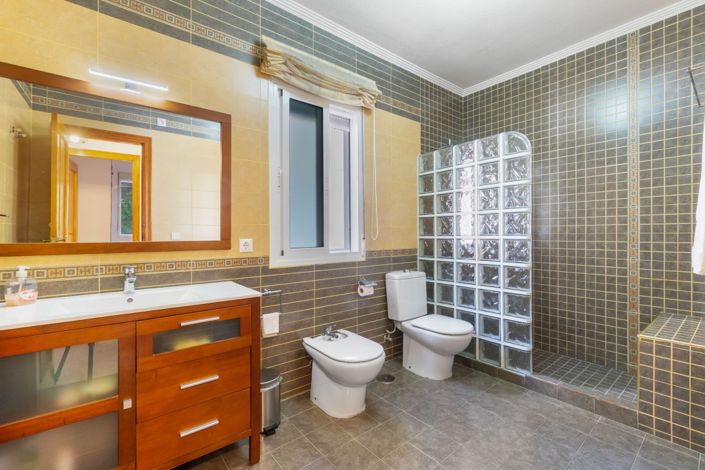 Image No.18-3 Bed Villa for sale