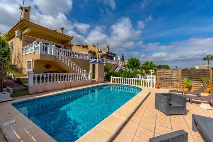 Image No.3-3 Bed Villa for sale