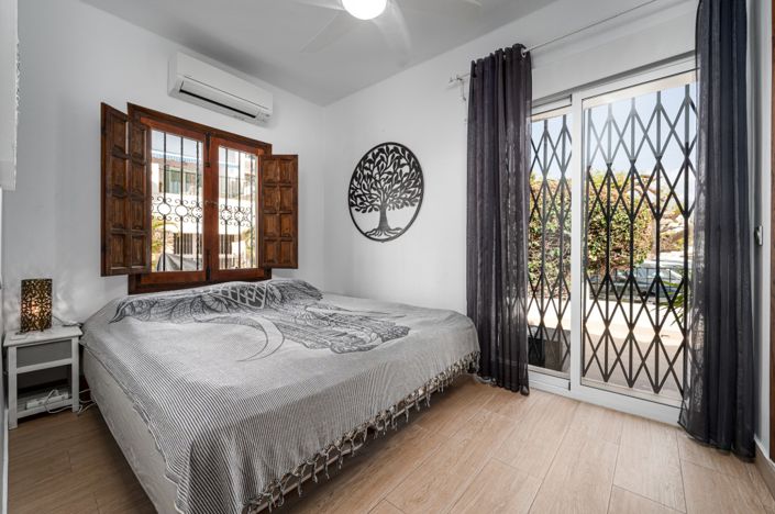 Image No.20-2 Bed Apartment for sale