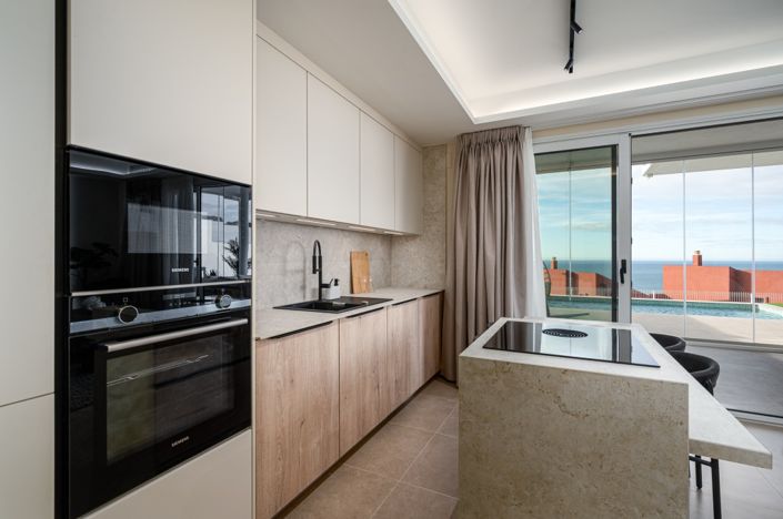 Image No.11-2 Bed Property for sale