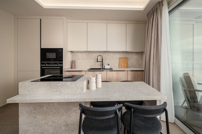 Image No.12-2 Bed Property for sale