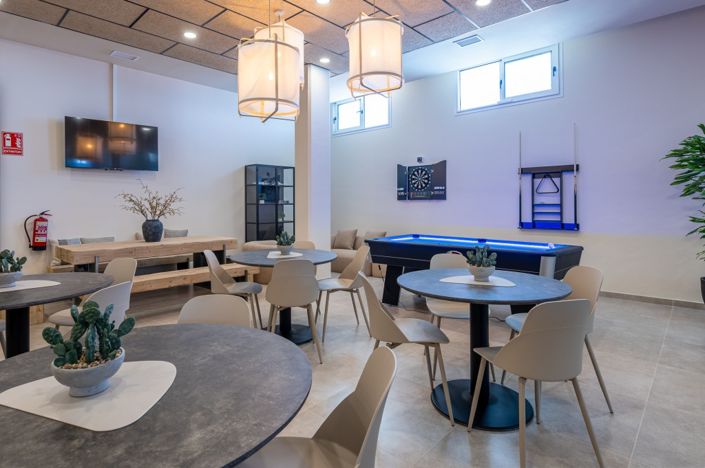 Image No.17-2 Bed Property for sale