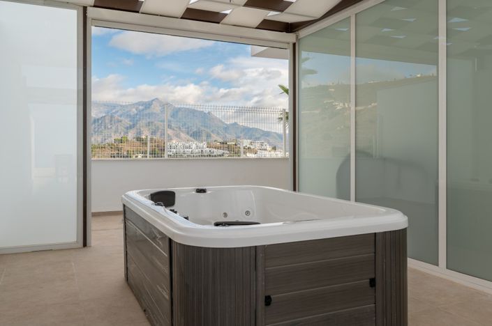 Image No.17-2 Bed Property for sale