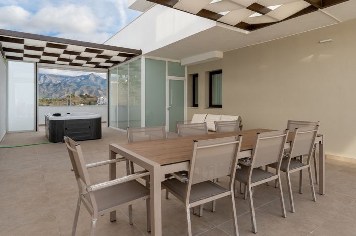 Image No.21-2 Bed Property for sale