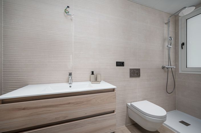 Image No.6-2 Bed Property for sale