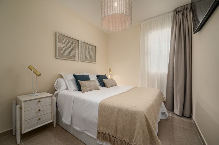 Image No.7-2 Bed Property for sale