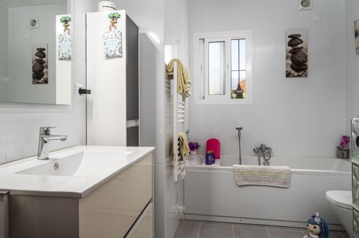 Image No.18-3 Bed Villa for sale