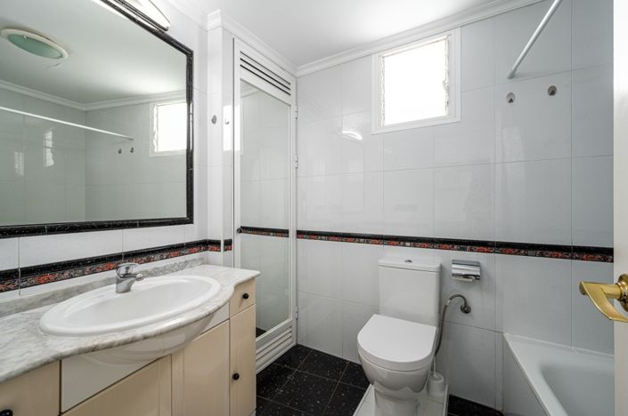 Image No.12-2 Bed Apartment for sale