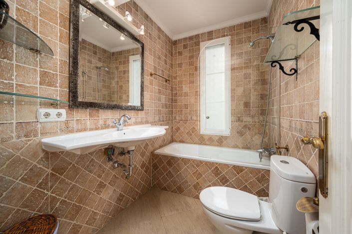 Image No.23-Villa de 4 chambres à vendre à Nerja