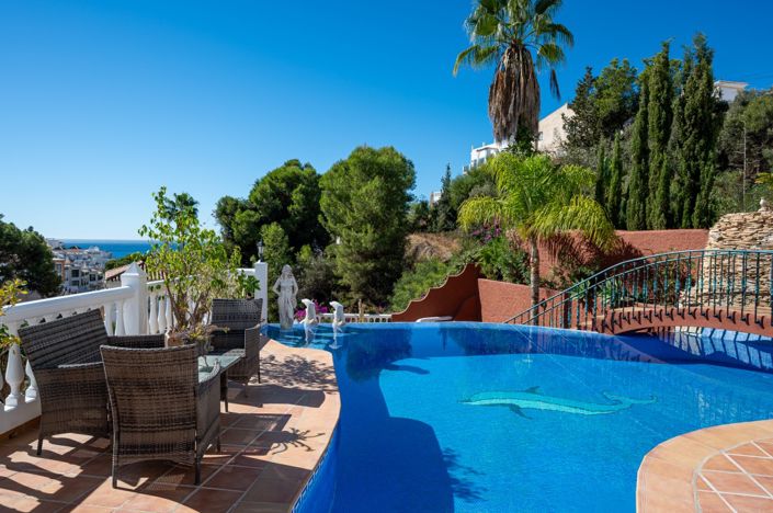 Image No.3-Villa de 4 chambres à vendre à Nerja