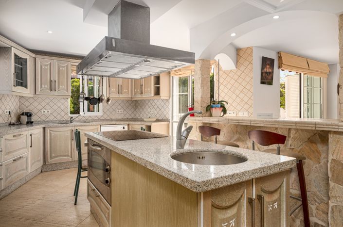 Image No.7-Villa de 4 chambres à vendre à Nerja