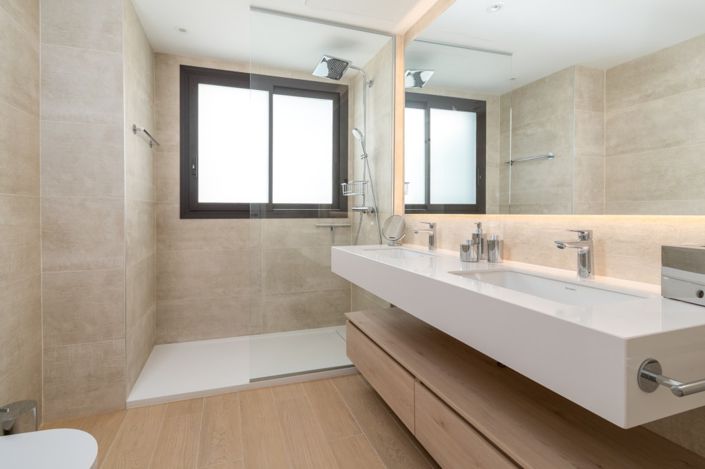 Image No.24-4 Bed Semi-Detached for sale