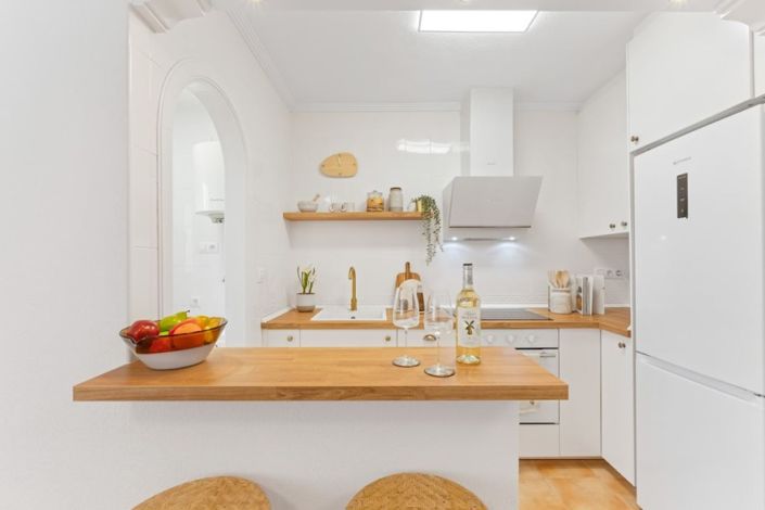 Image No.20-2 Bed Townhouse for sale