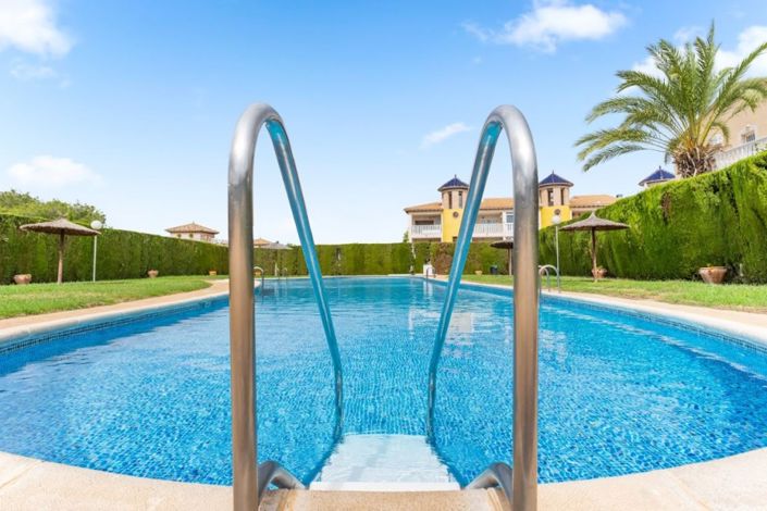 Image No.38-2 Bed Townhouse for sale