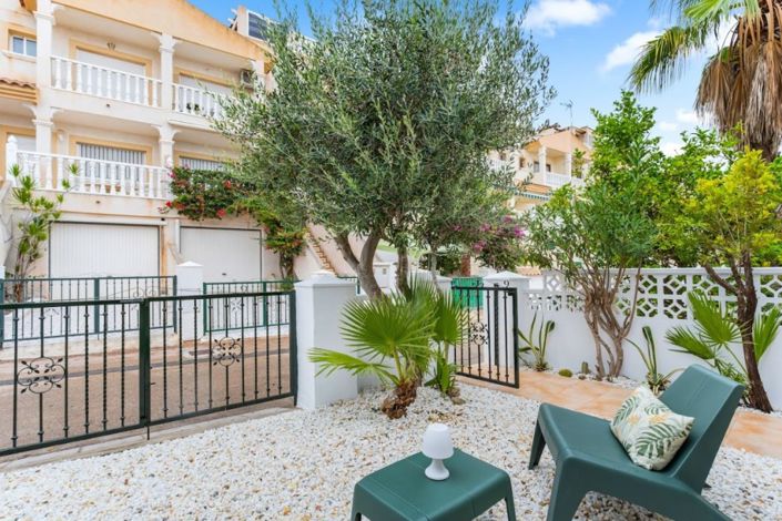 Image No.6-2 Bed Townhouse for sale