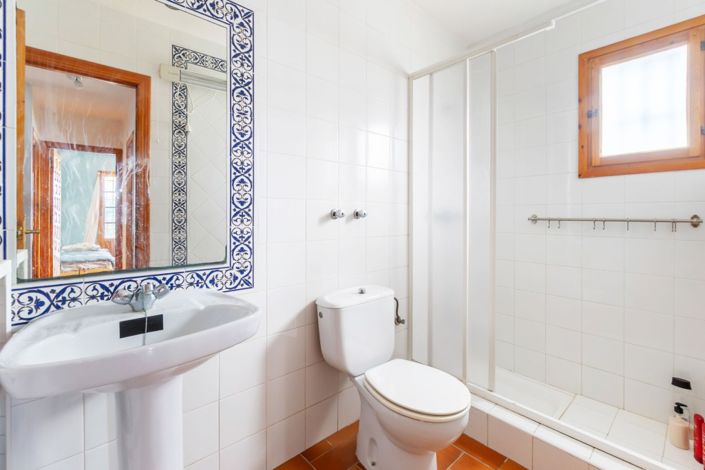 Image No.17-3 Bed Townhouse for sale