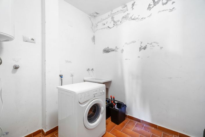 Image No.18-3 Bed Townhouse for sale