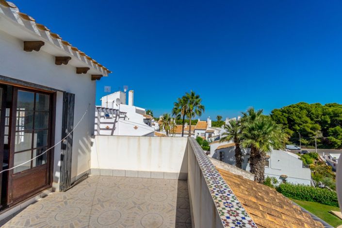 Image No.30-3 Bed Townhouse for sale