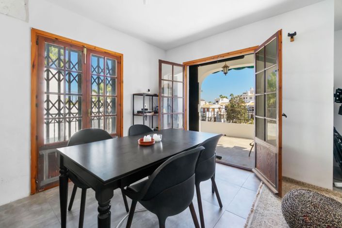 Image No.8-3 Bed Townhouse for sale