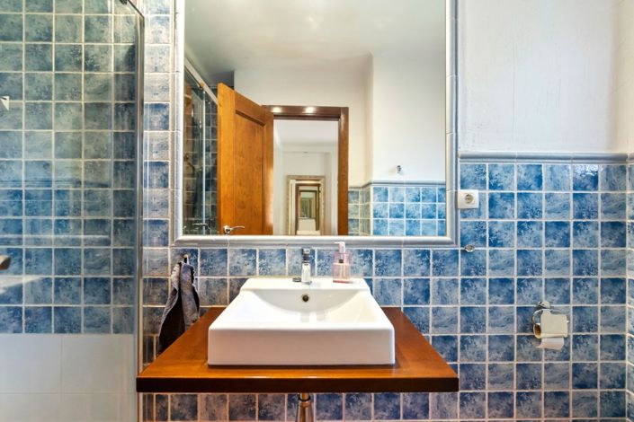 Image No.15-2 Bed Property for sale