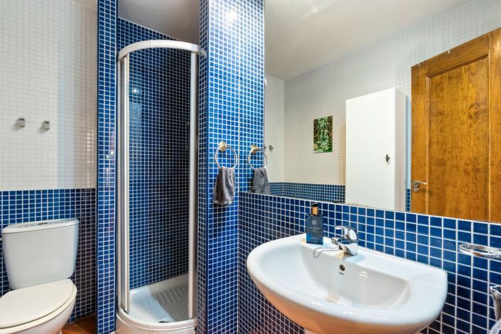 Image No.16-2 Bed Property for sale