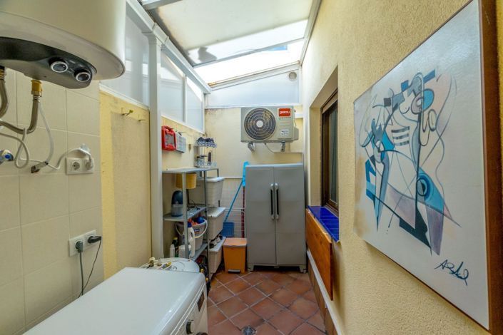 Image No.21-2 Bed Property for sale