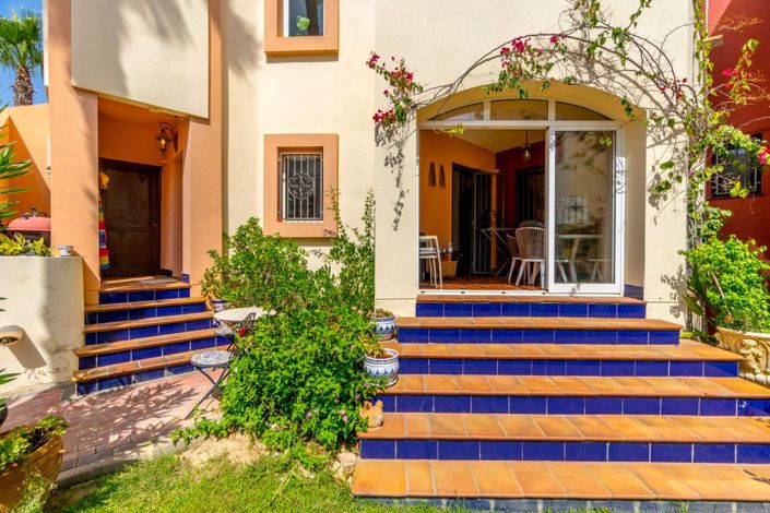 Image No.25-2 Bed Property for sale