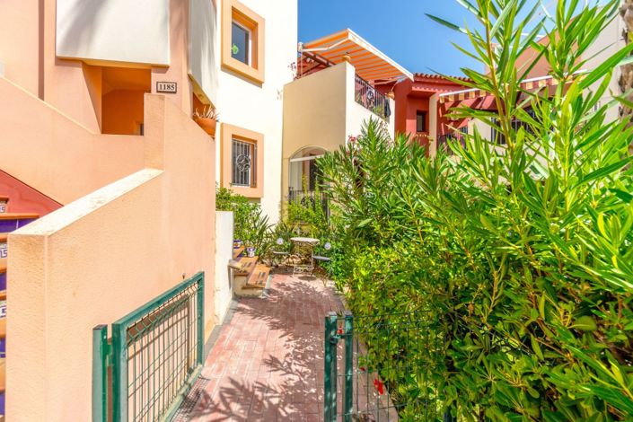 Image No.27-2 Bed Property for sale