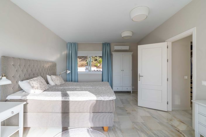 Image No.33-4 Bed Villa for sale