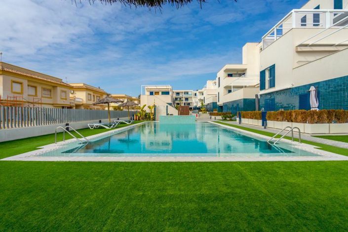 Image No.14-2 Bed Property for sale