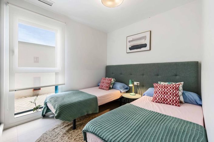 Image No.15-2 Bed Property for sale