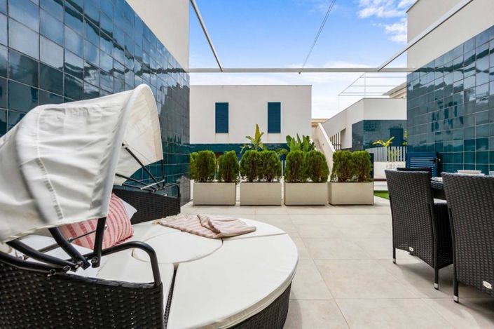 Image No.18-2 Bed Property for sale