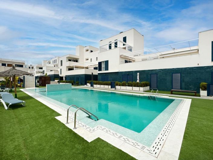 Image No.21-2 Bed Property for sale
