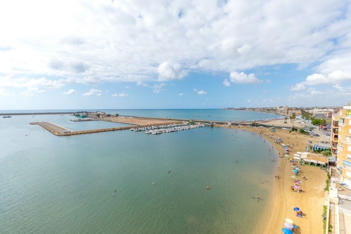 Image No.20-3 Bed Apartment for sale