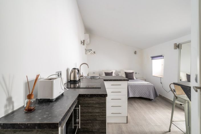 Image No.11-2 Bed Property for sale